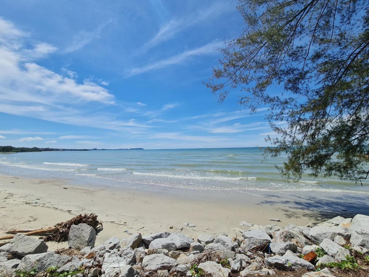 Sunshine Bay Resort Port Dickson Exterior foto
