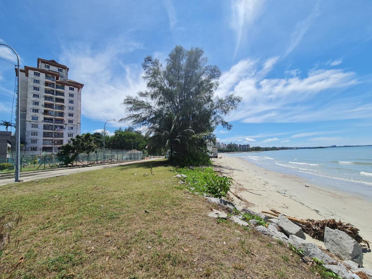 Sunshine Bay Resort Port Dickson Exterior foto