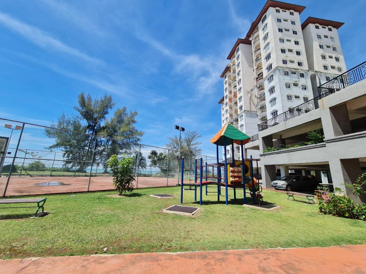 Sunshine Bay Resort Port Dickson Exterior foto